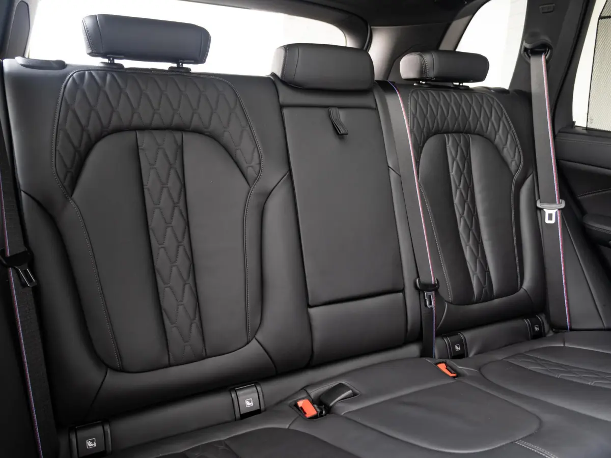 xDrive50e | SoH 100% | M Sportpakket Pro | Innovation Pack | Comfort Access | Soft-Close | Sky Lounge | Stoelventilatie | Massagefunctie | Harman Kardon | Trekhaak