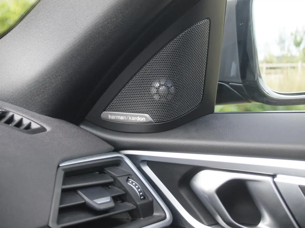 eDrive40 High Executive 84 kWh | SOH 98% | M-Pakket | Schuifdak | Sfeerverlichting | Led-Laser | Harman Kardon | Camera |