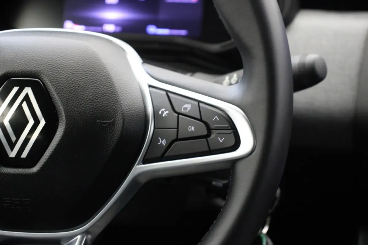 1.6 E-Tech Full Hybrid 145 evolution - Digitaal Cockpit, Carplay, Cruise