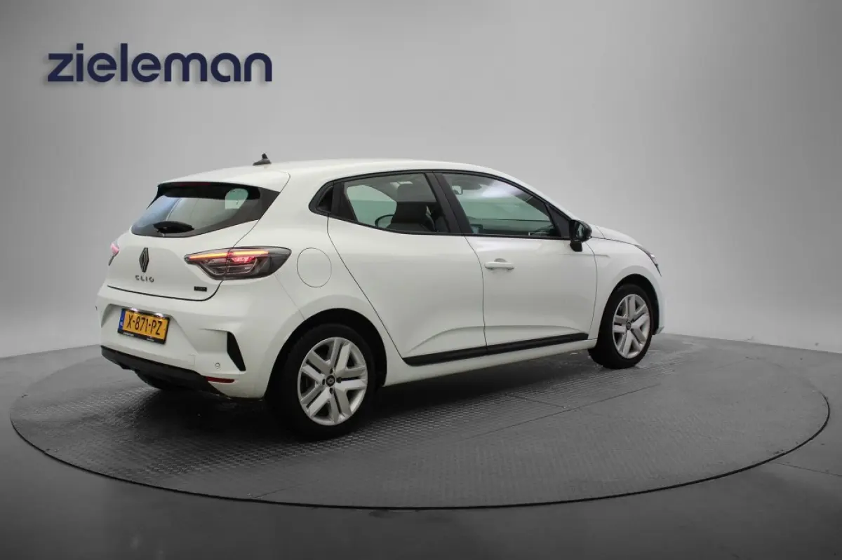 1.6 E-Tech Full Hybrid 145 evolution - Digitaal Cockpit, Carplay, Cruise