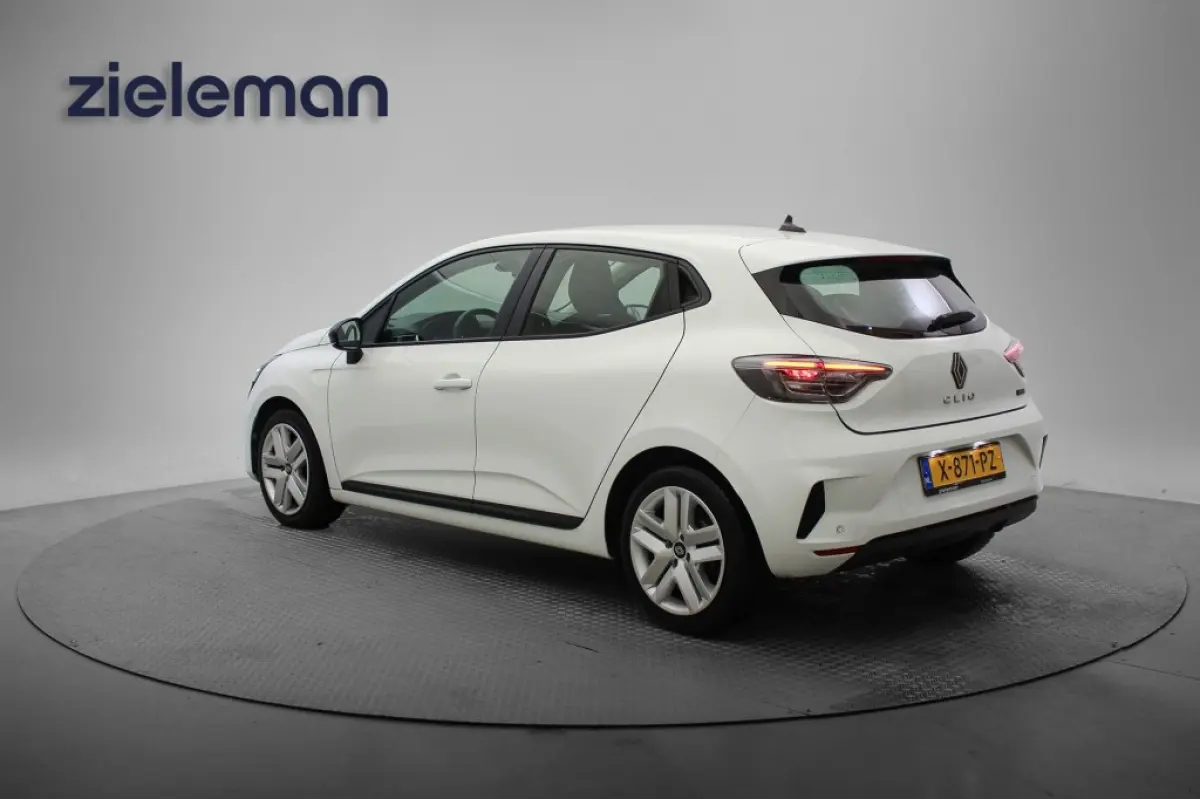 1.6 E-Tech Full Hybrid 145 evolution - Digitaal Cockpit, Carplay, Cruise