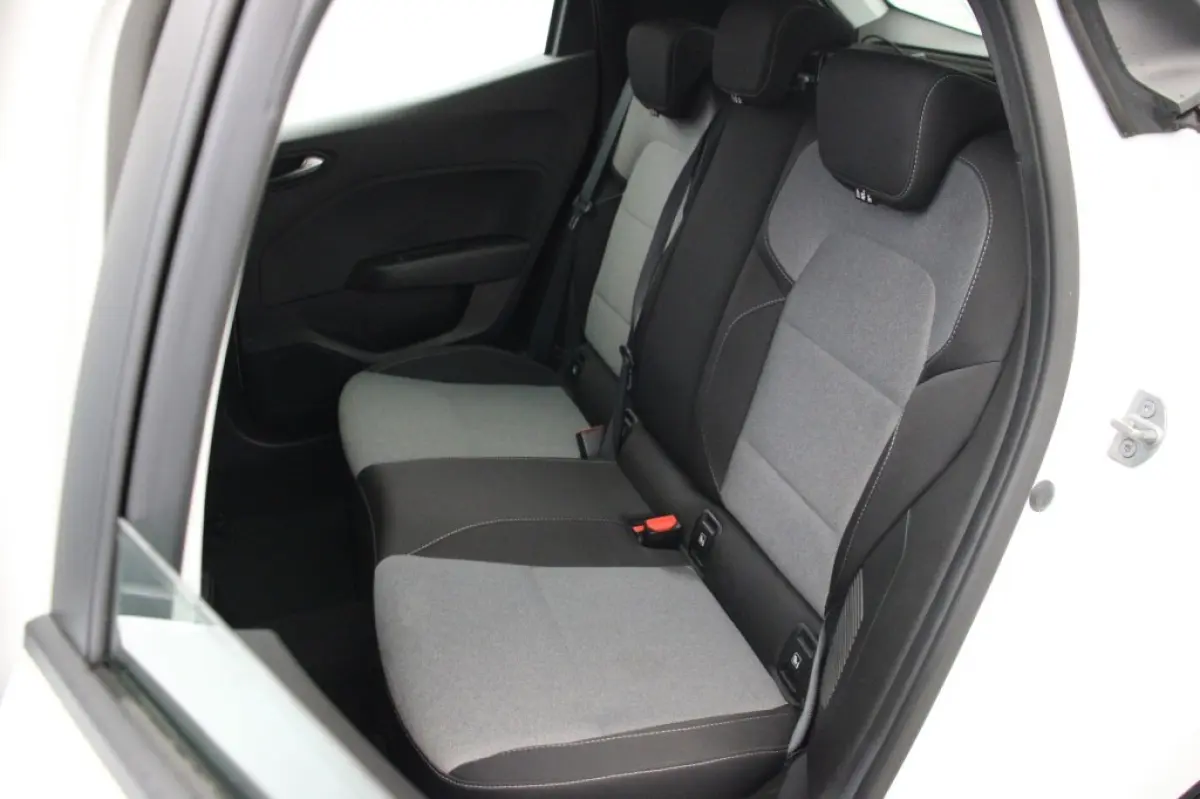 1.6 E-Tech Full Hybrid 145 evolution - Digitaal Cockpit, Carplay, Cruise