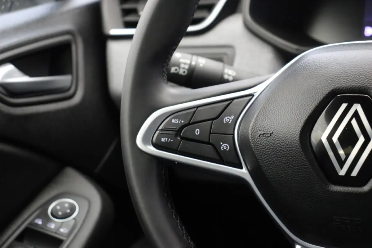 1.6 E-Tech Full Hybrid 145 evolution - Digitaal Cockpit, Carplay, Cruise