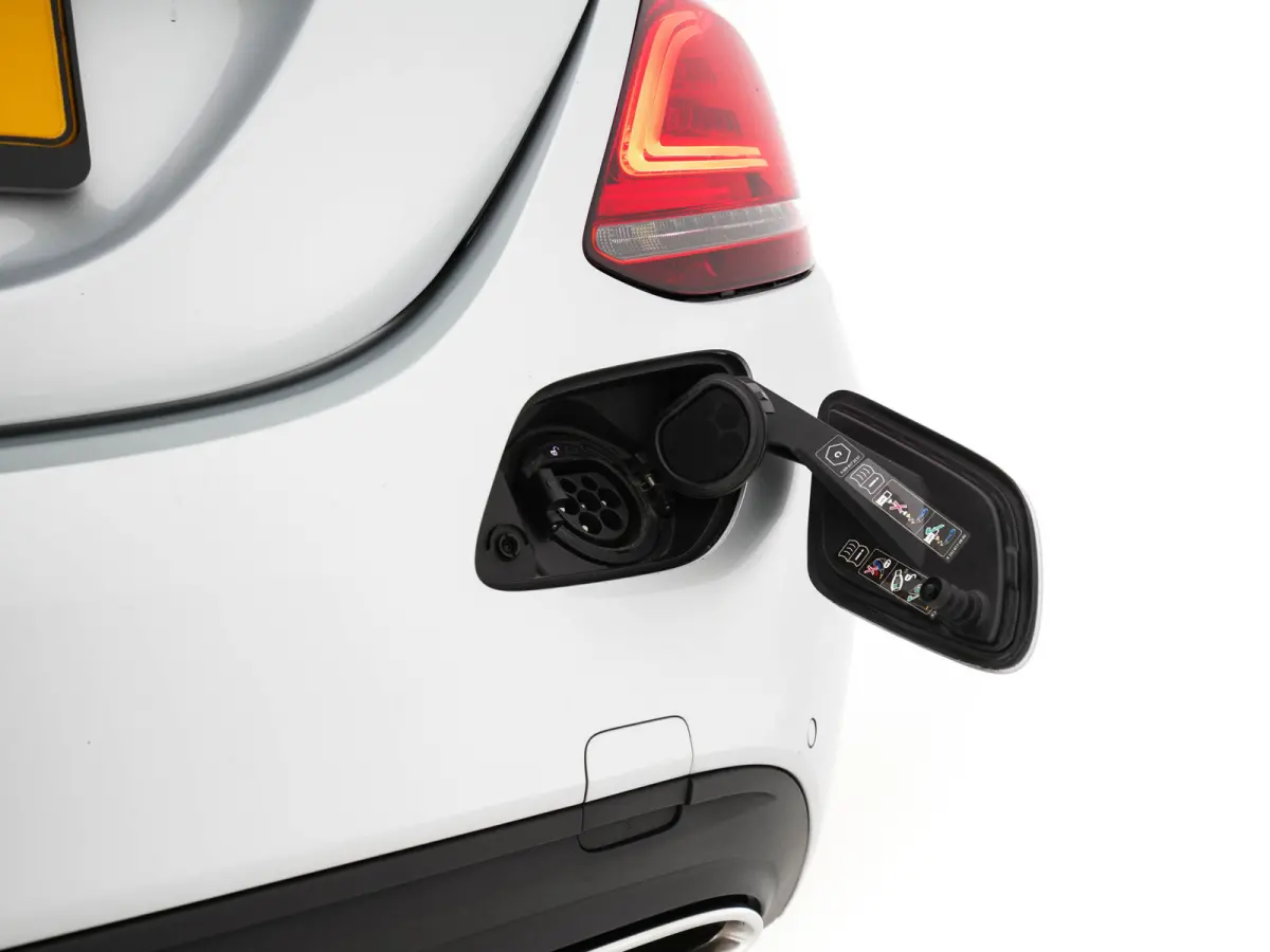 300 e AMG-Styling Business Solution Limited Night-Pack (Plug-in) {SoH-94%} (INCL-BTW) Aut. *PANO | LEATHER-MICROFIBRE | MULTIBEAM-LED | TOPVIEW | DIGI-COCKPIT | BLINDSPOT | HEATED-SPORTSEATS