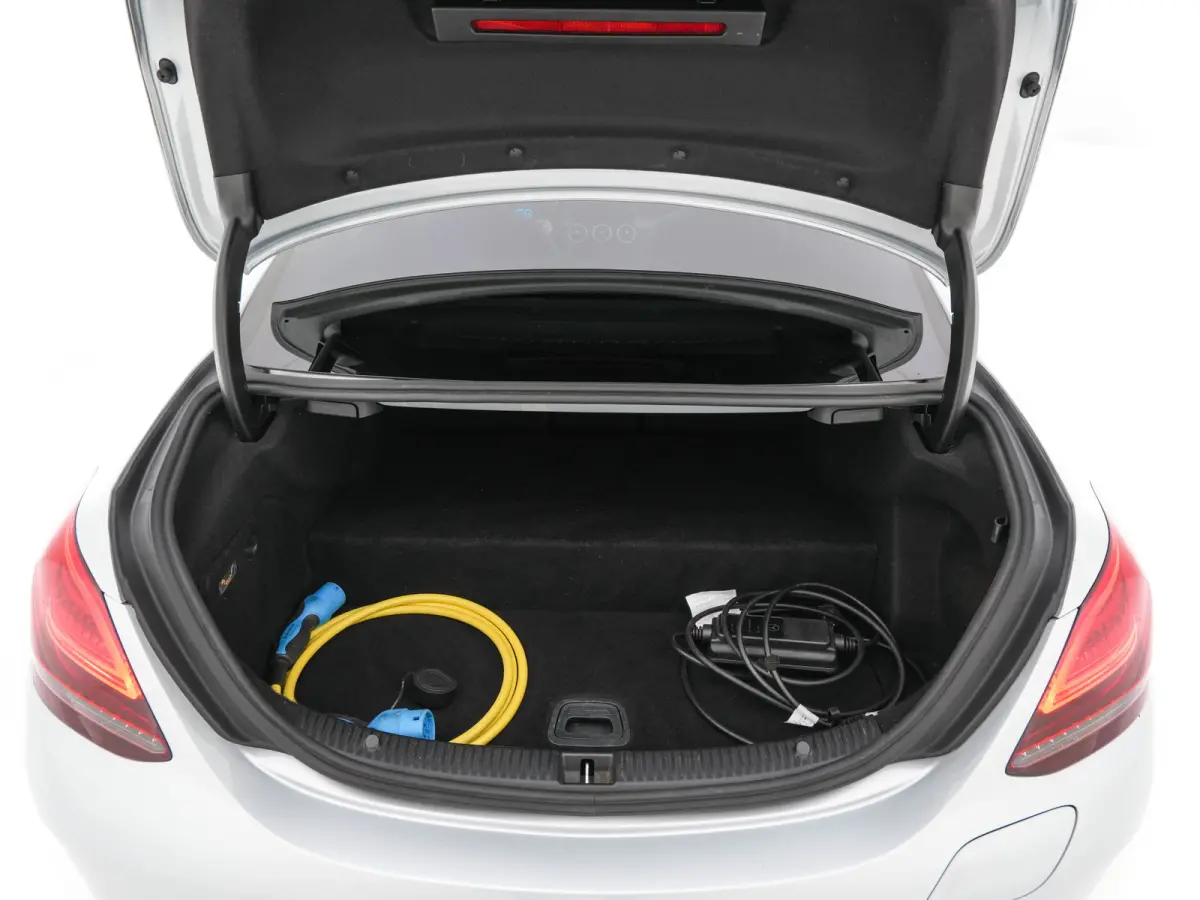 300 e AMG-Styling Business Solution Limited Night-Pack (Plug-in) {SoH-94%} (INCL-BTW) Aut. *PANO | LEATHER-MICROFIBRE | MULTIBEAM-LED | TOPVIEW | DIGI-COCKPIT | BLINDSPOT | HEATED-SPORTSEATS