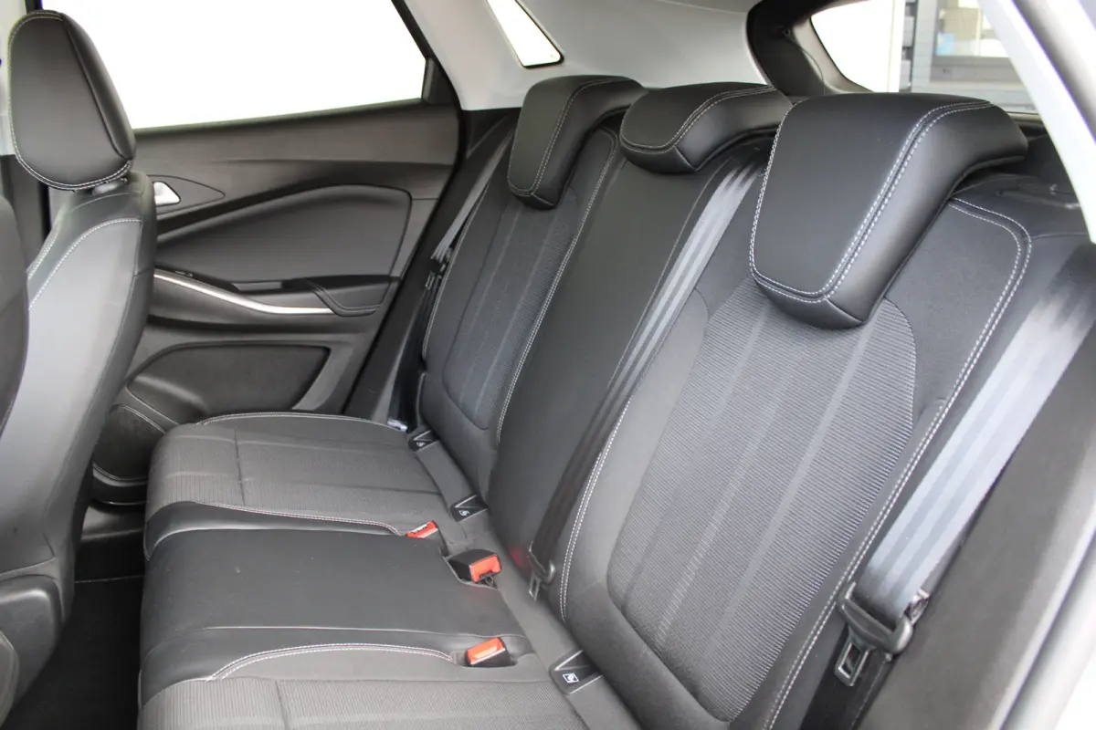 1.2 Turbo Level 3 | Camera | Cruise control | Apple Carplay/ Android Auto | AGR bestuurdersstoel |