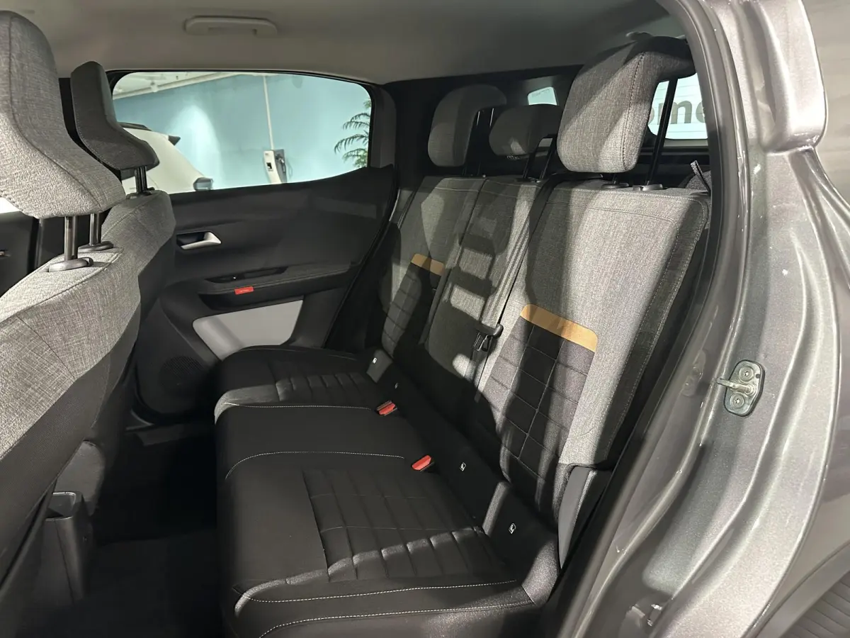 1.2 Turbo 100pk Plus | DEMO VOORDEEL | Hoge instap | Zuinig | Apple Carplay - Android Auto | Parkeercamera achter