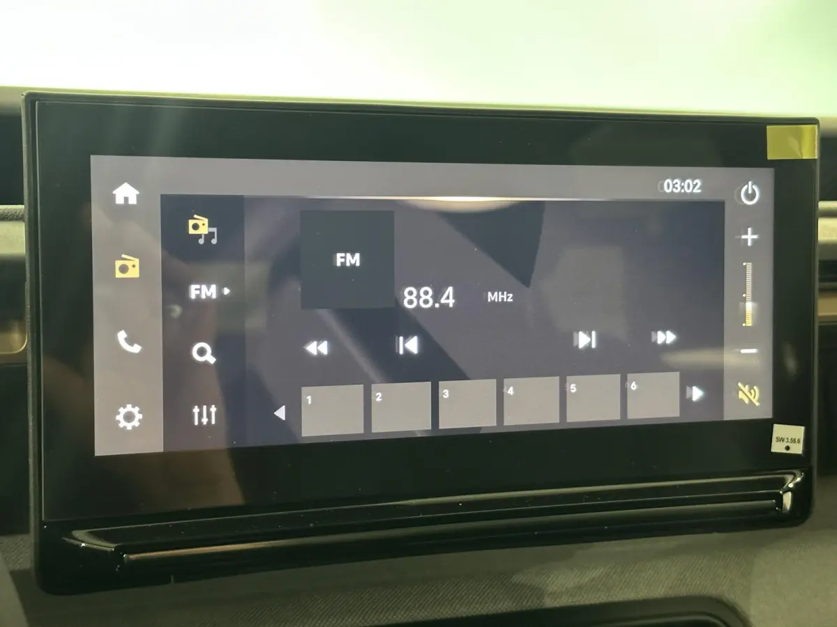 1.2 Turbo 100pk Plus | DEMO VOORDEEL | Hoge instap | Zuinig | Apple Carplay - Android Auto | Parkeercamera achter