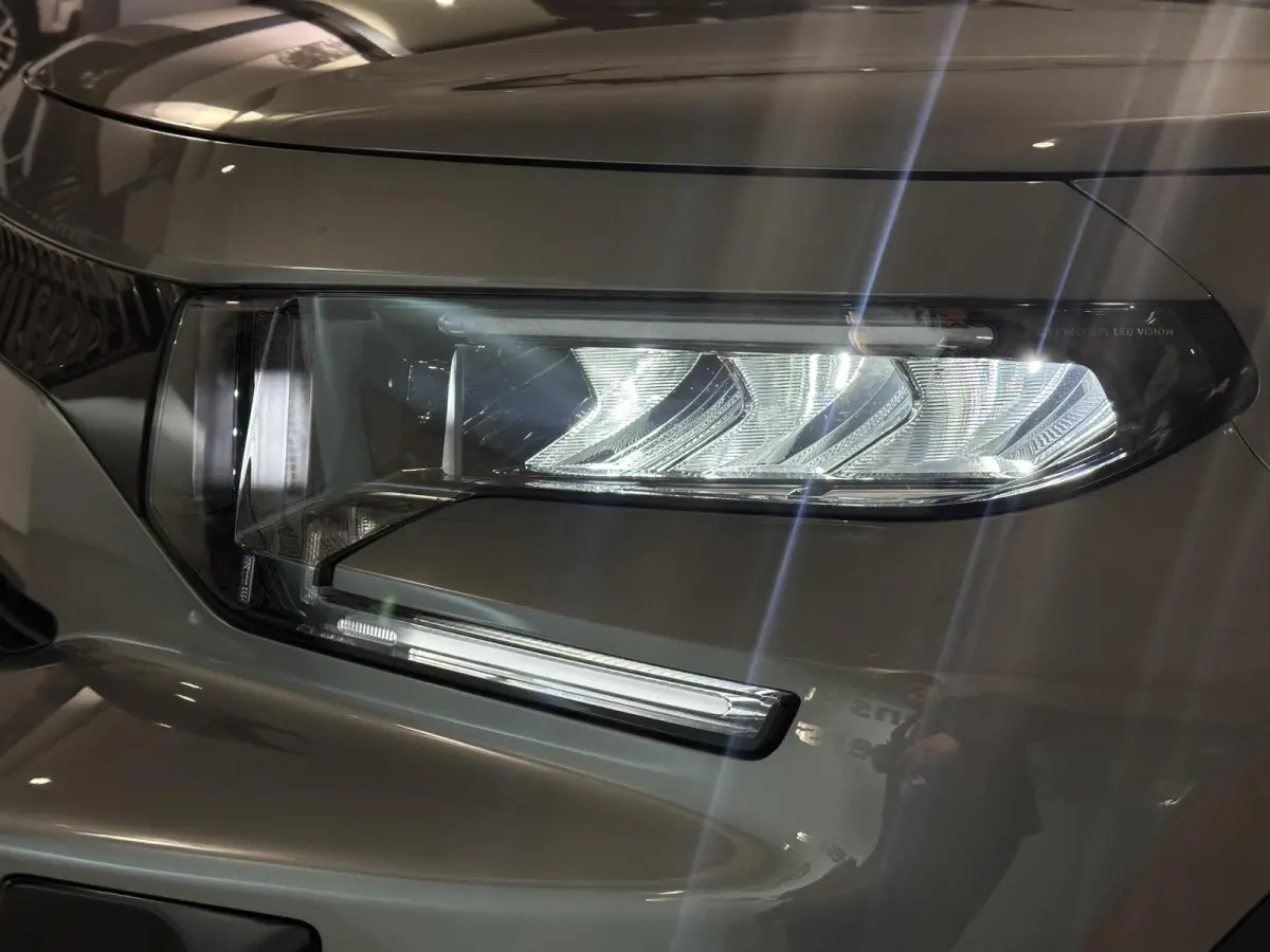 1.2 Turbo 100pk Plus | DEMO VOORDEEL | Hoge instap | Zuinig | Apple Carplay - Android Auto | Parkeercamera achter