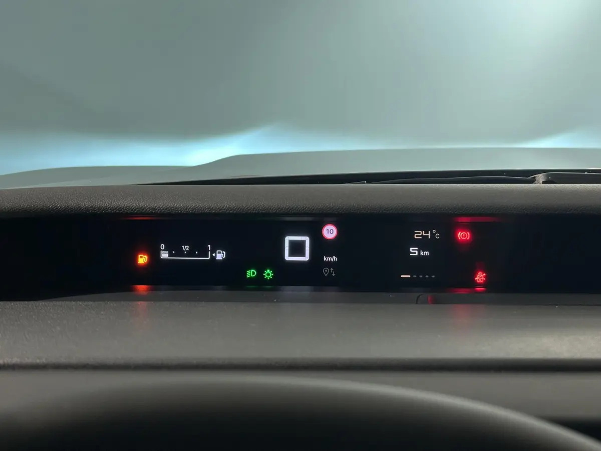 1.2 Turbo 100pk Plus | DEMO VOORDEEL | Hoge instap | Zuinig | Apple Carplay - Android Auto | Parkeercamera achter