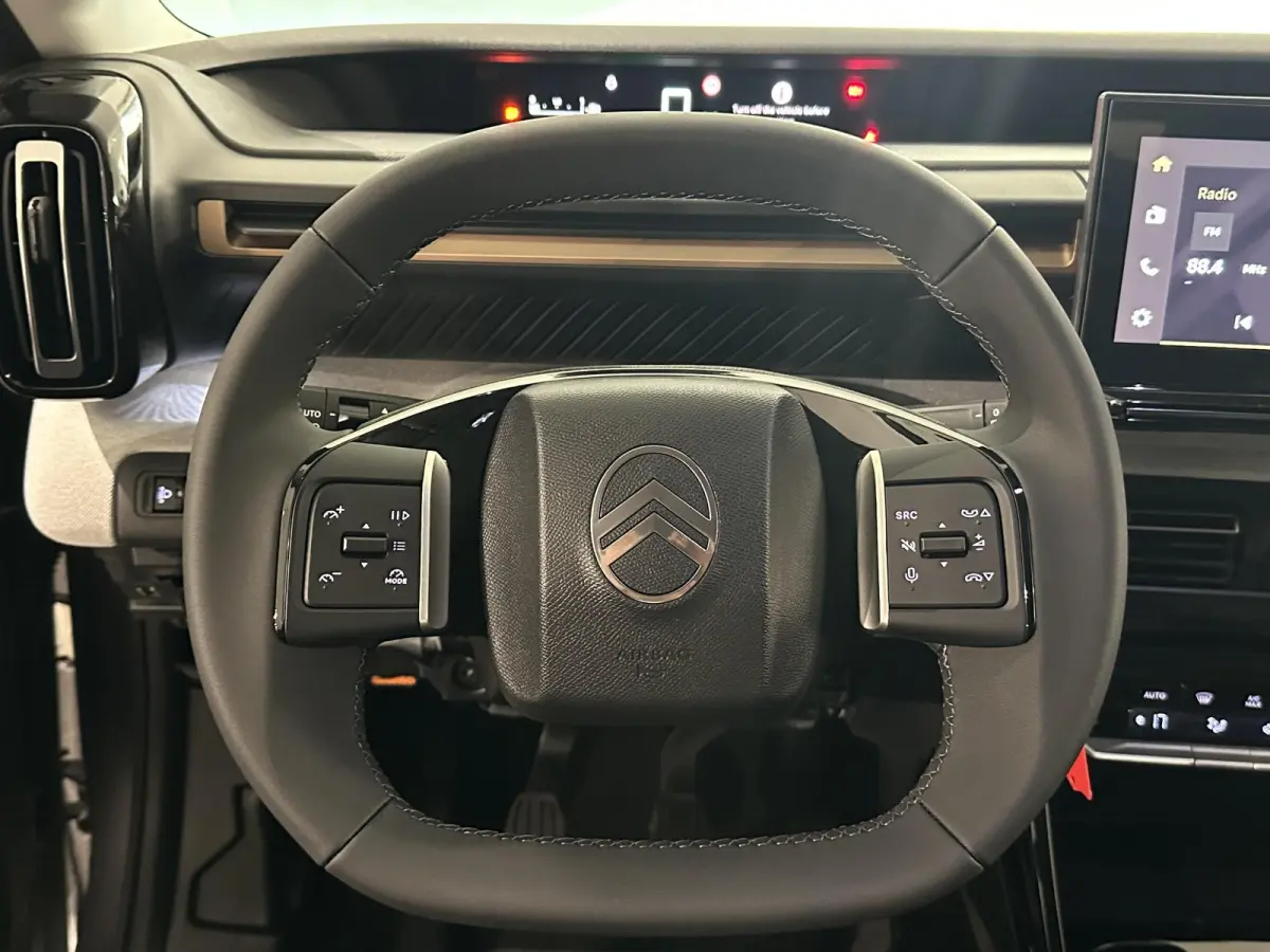 1.2 Turbo 100pk Plus | DEMO VOORDEEL | Hoge instap | Zuinig | Apple Carplay - Android Auto | Parkeercamera achter
