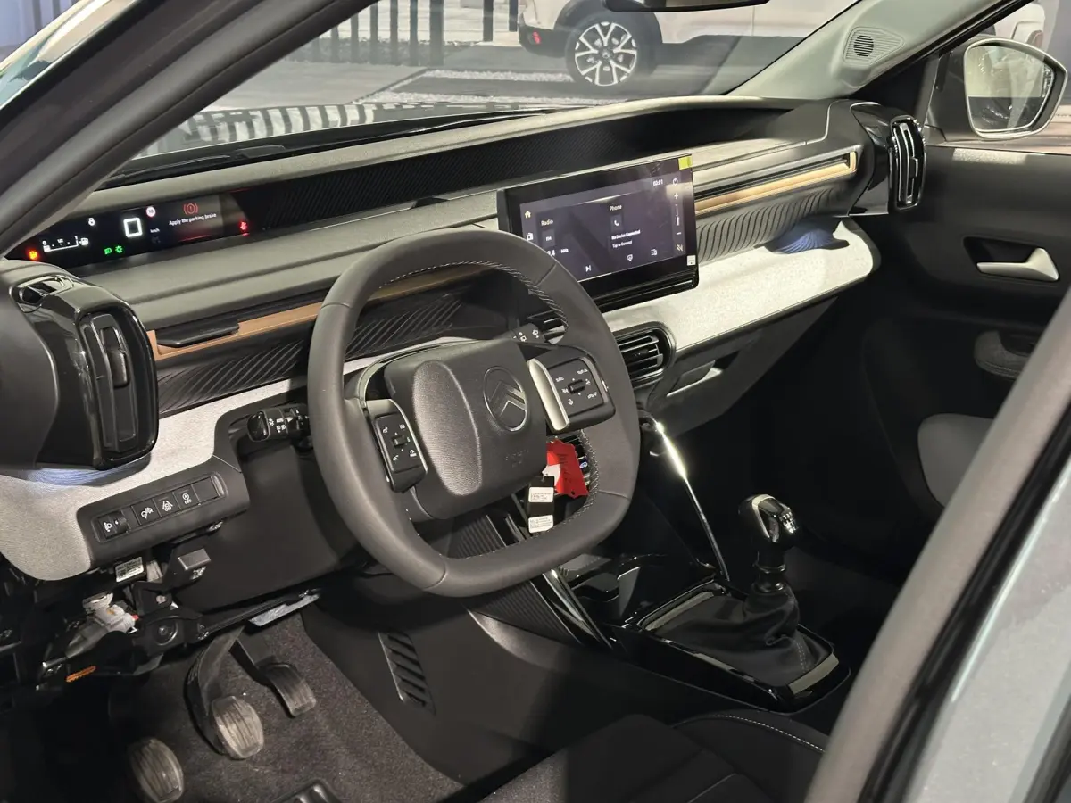 1.2 Turbo 100pk Plus | DEMO VOORDEEL | Hoge instap | Zuinig | Apple Carplay - Android Auto | Parkeercamera achter