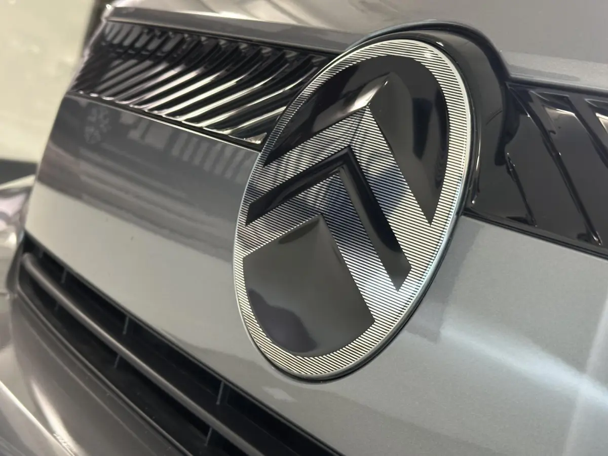 1.2 Turbo 100pk Plus | DEMO VOORDEEL | Hoge instap | Zuinig | Apple Carplay - Android Auto | Parkeercamera achter