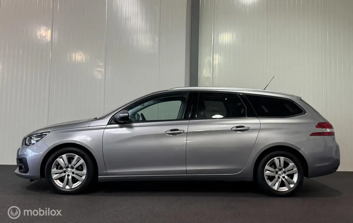 1.6 BlueHDI Blue Lease Exec. [ NAP facelift pano ]
