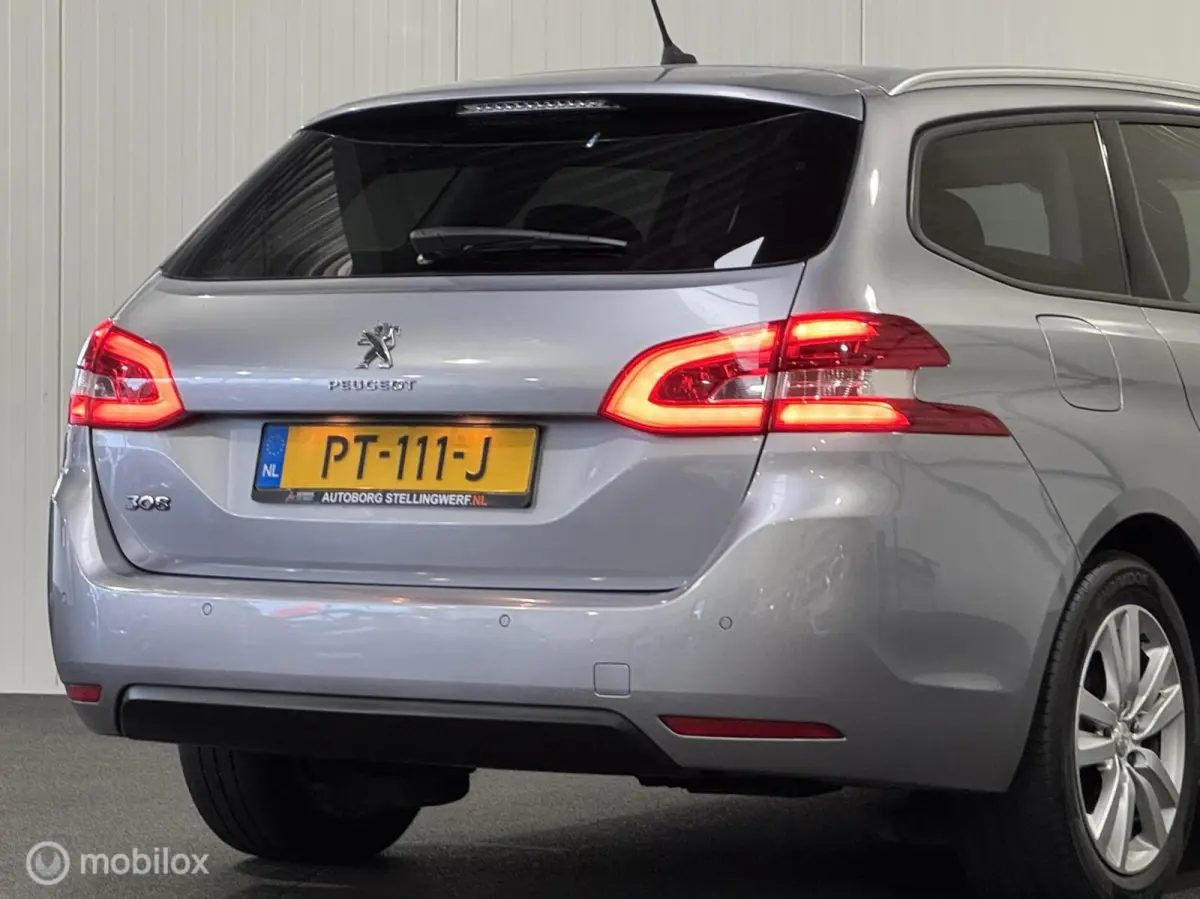1.6 BlueHDI Blue Lease Exec. [ NAP facelift pano ]