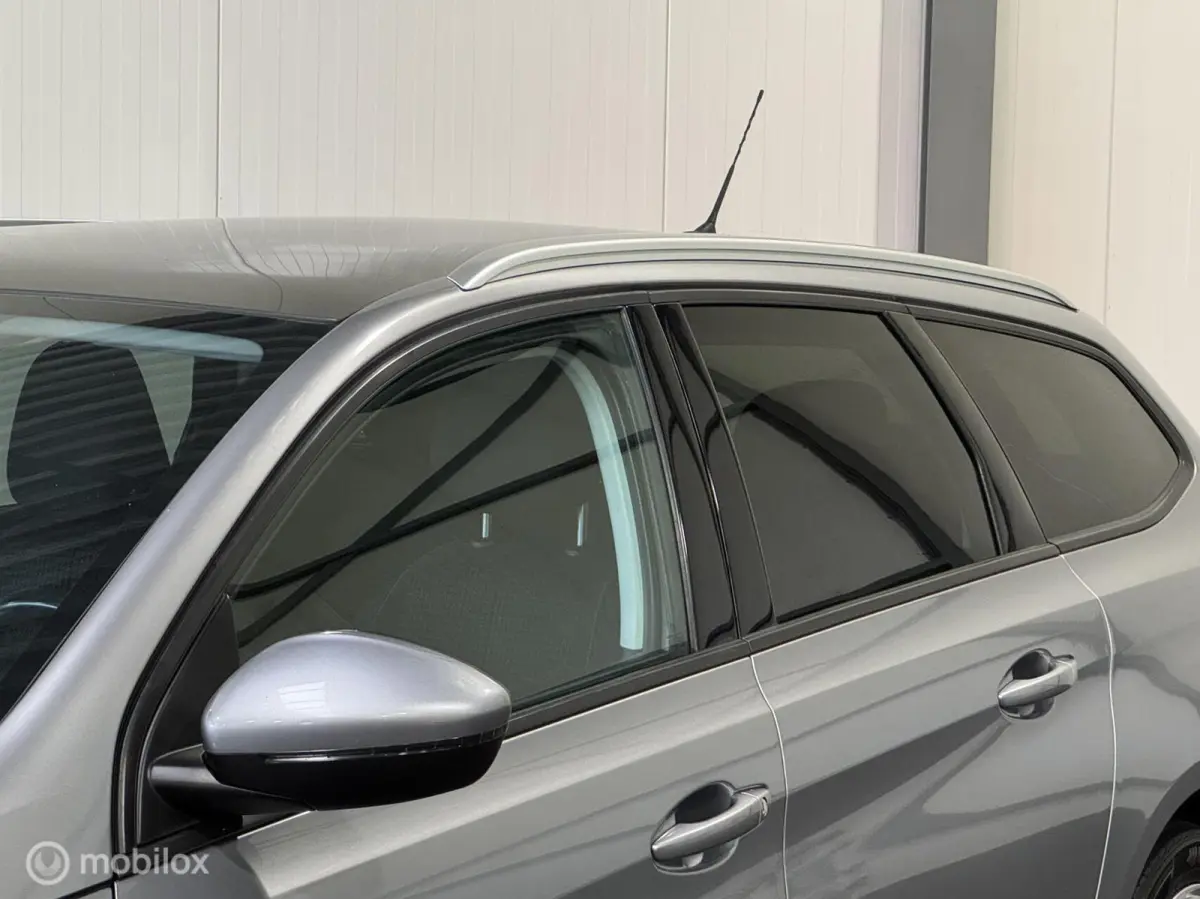 1.6 BlueHDI Blue Lease Exec. [ NAP facelift pano ]
