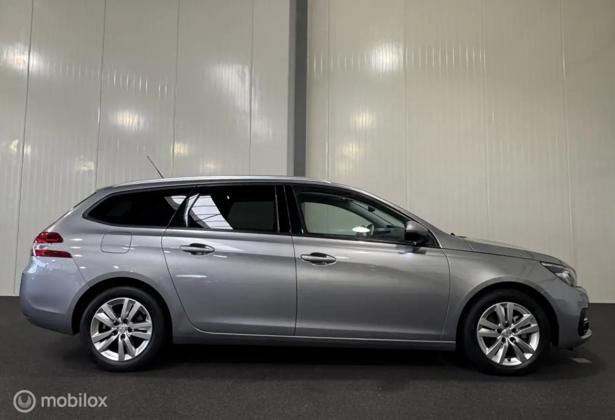1.6 BlueHDI Blue Lease Exec. [ NAP facelift pano ]