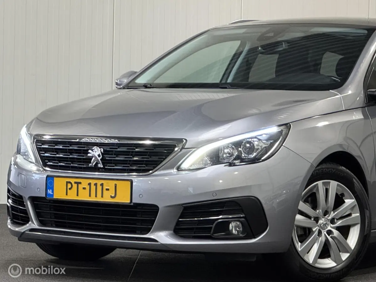 1.6 BlueHDI Blue Lease Exec. [ NAP facelift pano ]