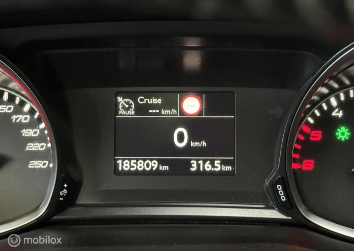 1.6 BlueHDI Blue Lease Exec. [ NAP facelift pano ]