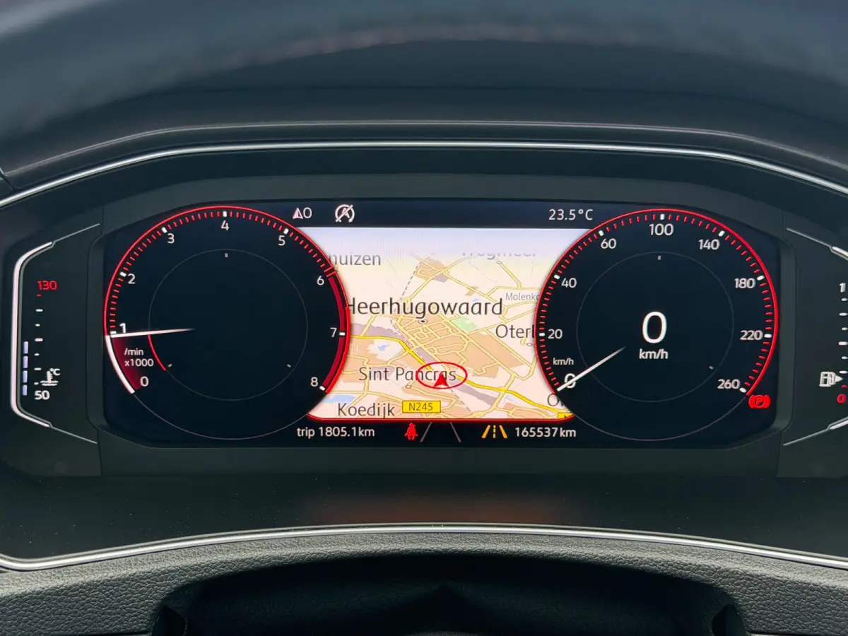 1.0 TSI Style - Deep Black Pearl - Panorama/Adaptive Cruise/Digital Cockpit