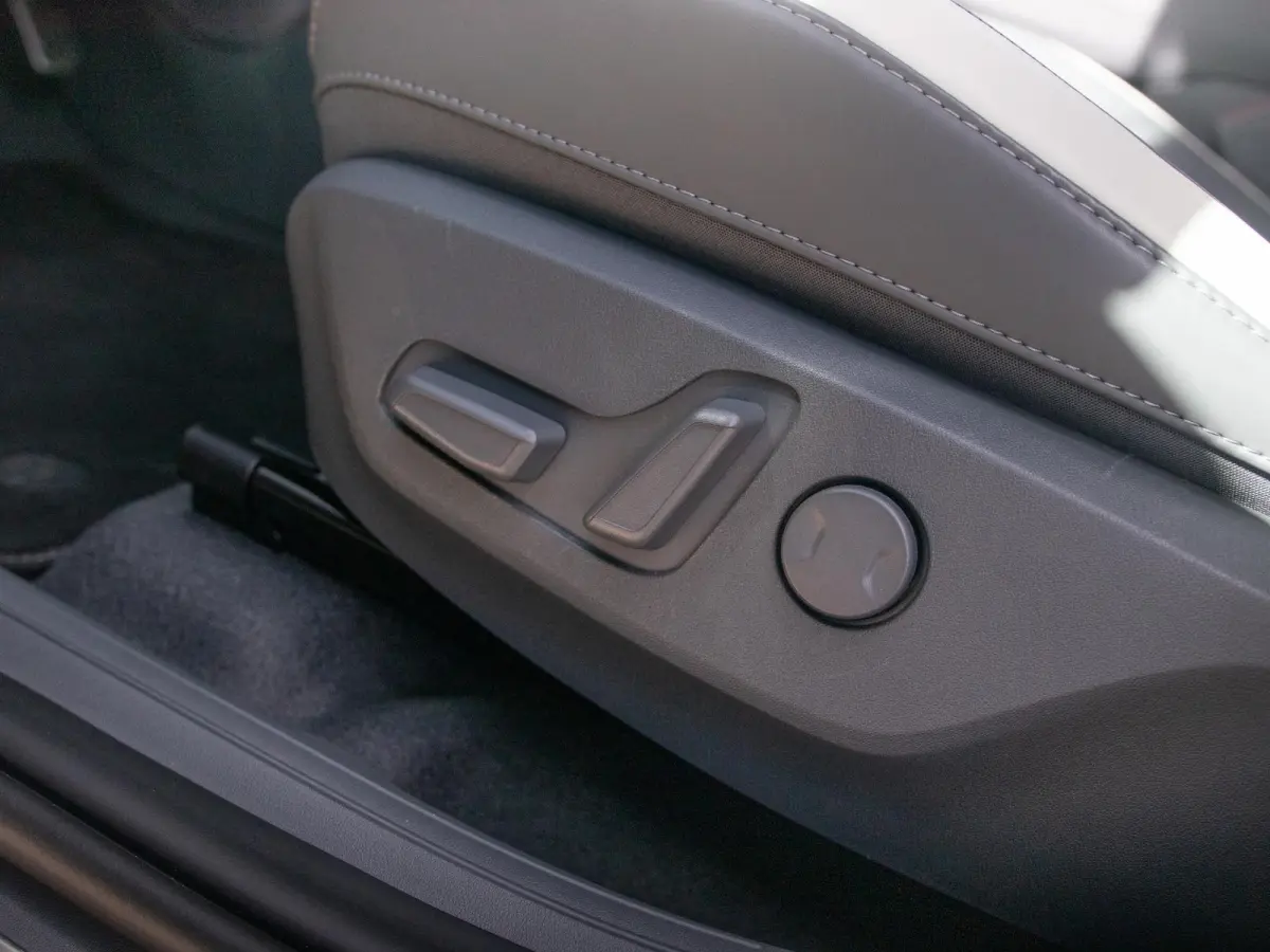 GT-Line Business Edition 81.4 kWh GT-line interieur en Exterieur l Stoel Stuurwielverwarming