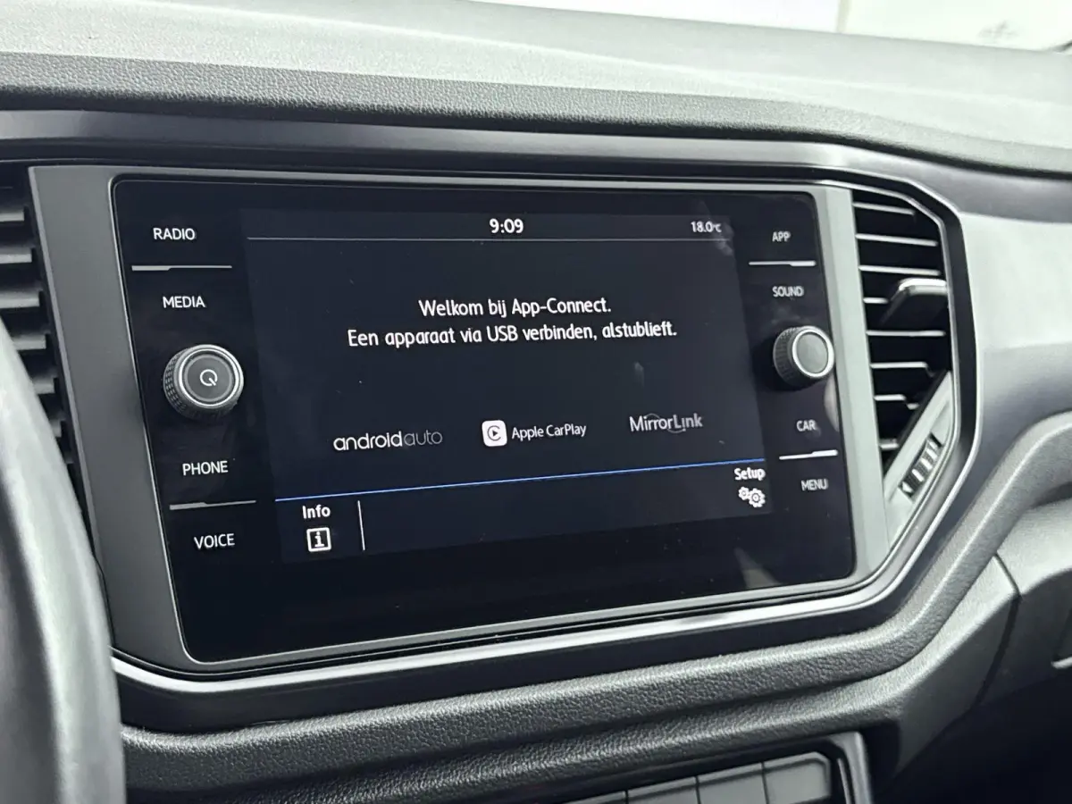 1.0 TSI Style | 1e EIGENAAR | STOELVERWARMING | ADAPTIEF CRUISECONTROL | PARKEERSENSOREN V+A | APPLE CARPLAY / ANDROID AUTO |