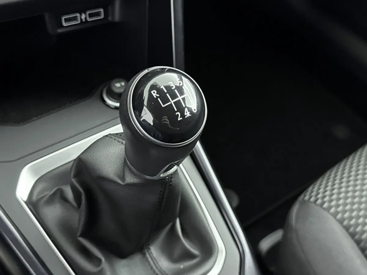 1.0 TSI Style | 1e EIGENAAR | STOELVERWARMING | ADAPTIEF CRUISECONTROL | PARKEERSENSOREN V+A | APPLE CARPLAY / ANDROID AUTO |