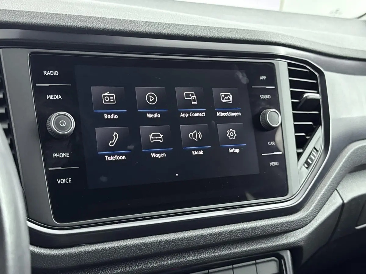 1.0 TSI Style | 1e EIGENAAR | STOELVERWARMING | ADAPTIEF CRUISECONTROL | PARKEERSENSOREN V+A | APPLE CARPLAY / ANDROID AUTO |