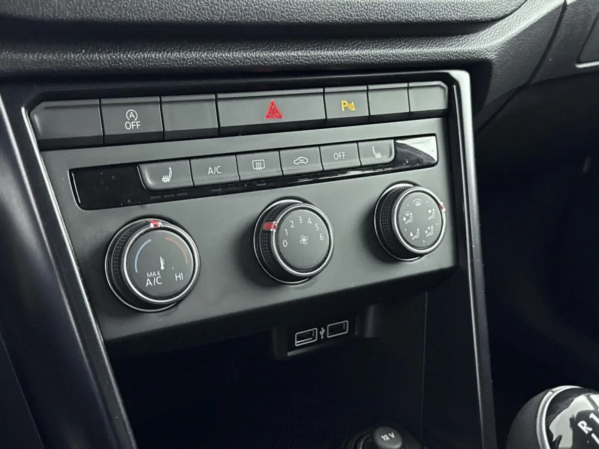 1.0 TSI Style | 1e EIGENAAR | STOELVERWARMING | ADAPTIEF CRUISECONTROL | PARKEERSENSOREN V+A | APPLE CARPLAY / ANDROID AUTO |