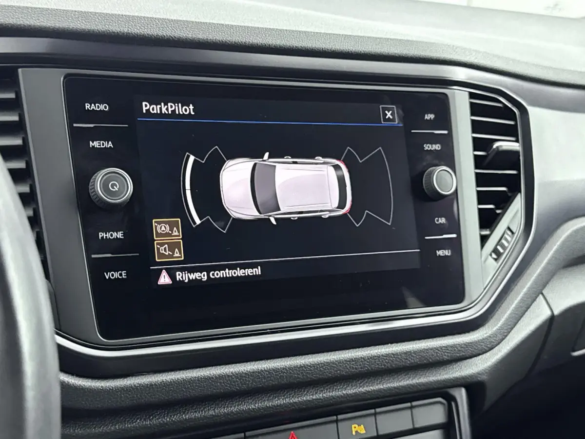 1.0 TSI Style | 1e EIGENAAR | STOELVERWARMING | ADAPTIEF CRUISECONTROL | PARKEERSENSOREN V+A | APPLE CARPLAY / ANDROID AUTO |