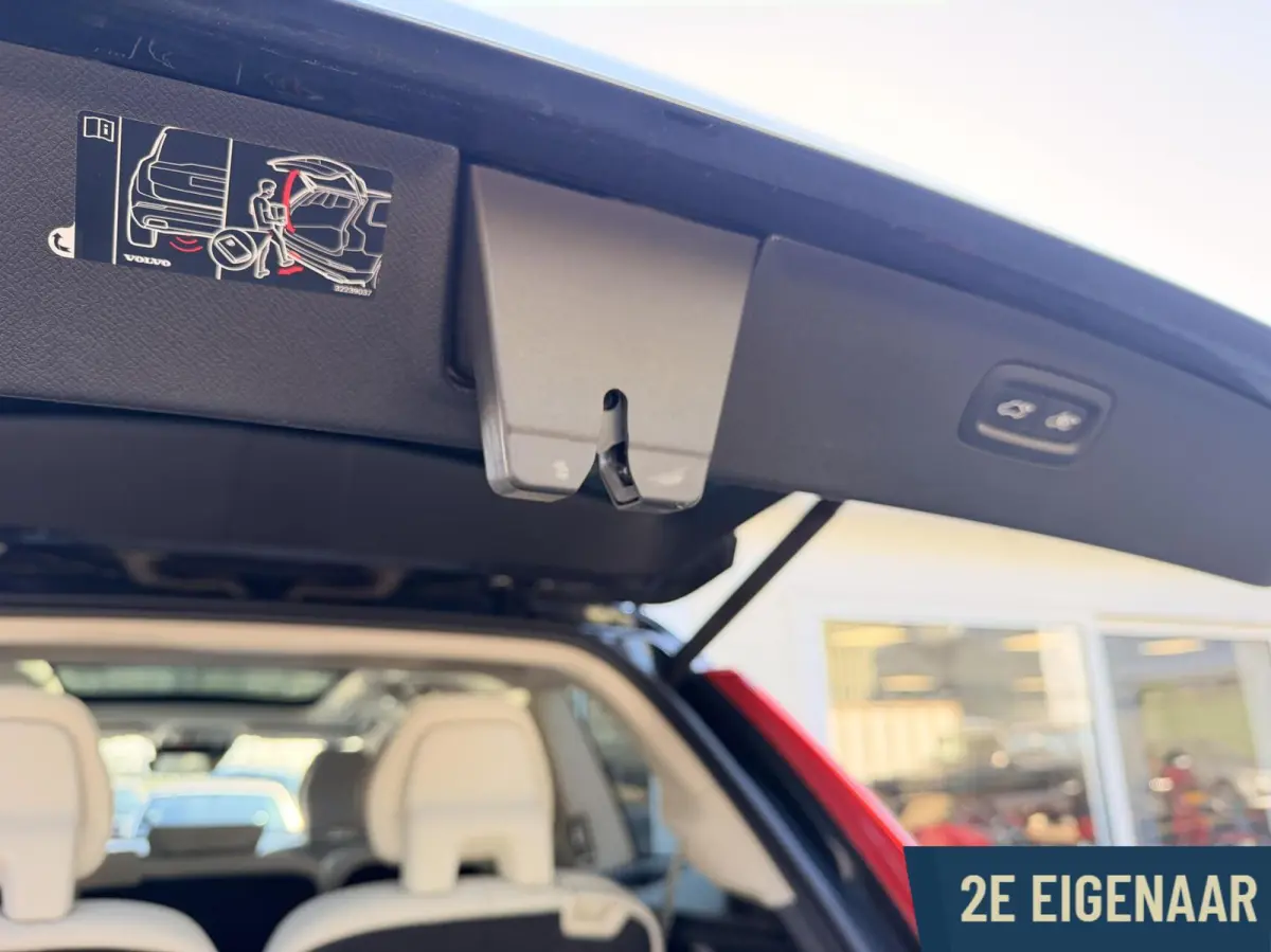 T8 Twin Engine AWD Inscription Trekhaak Head-up