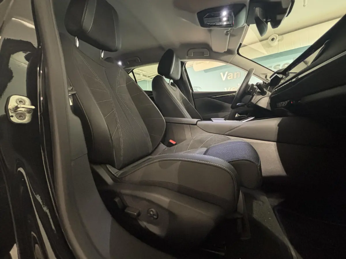 E-Tense Etoile 58.3 kWh | DEMO | Electrische stoelen | Head up Display|  Alcantara | 360 Vision | Elektrische achterklep