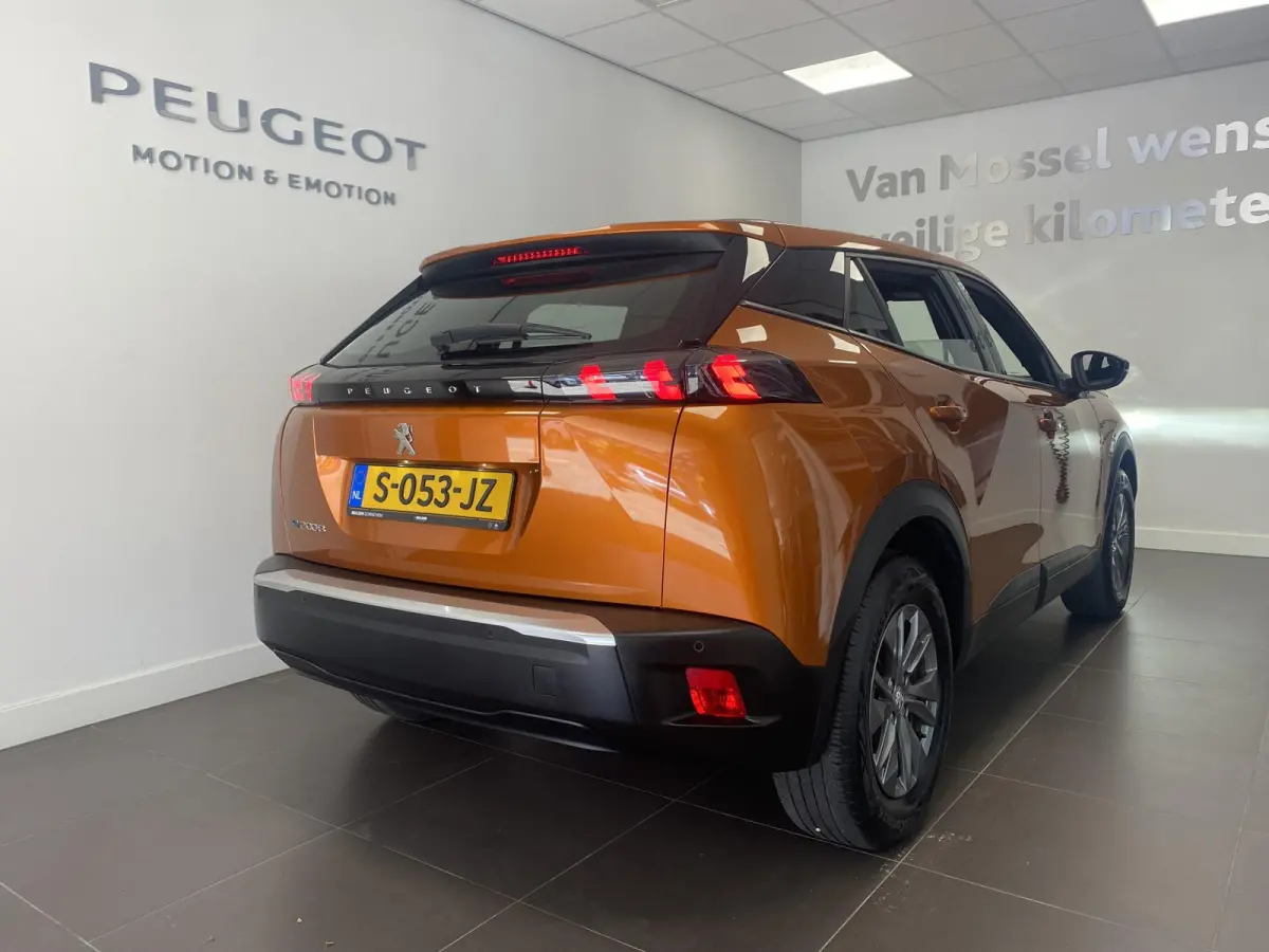 EV Active Pack 50 kWh | Apple Carplay & Android Auto | 16 inch LMV | Airco | 25 DKM |
