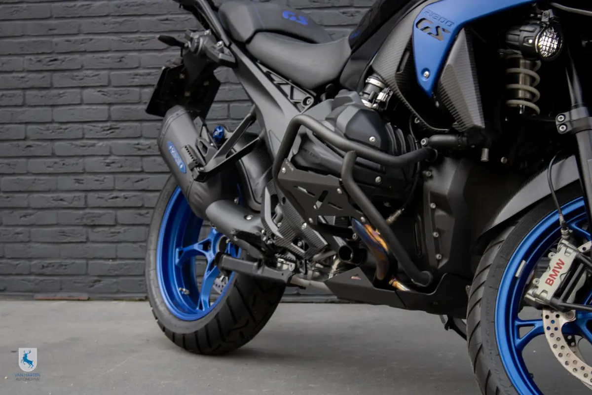 Triple Black / Matt Blue / BOS / Koffers