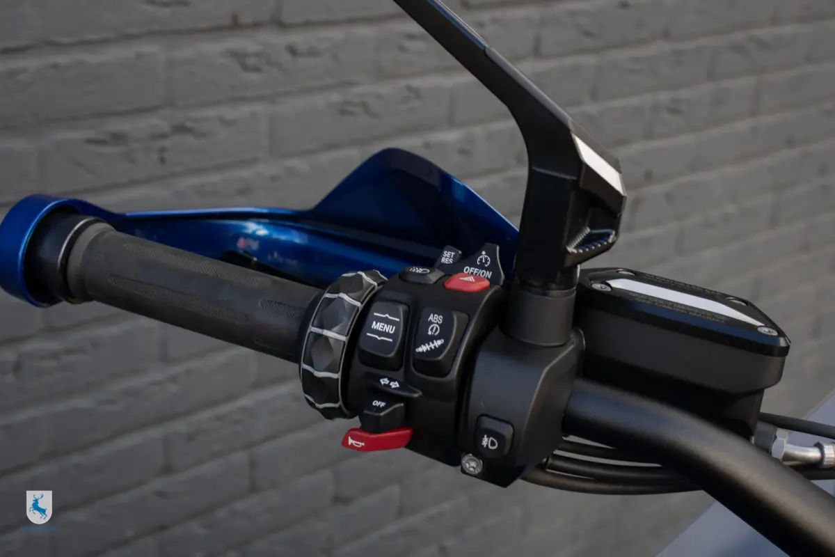 HP / Akrapovic / Super nette machine