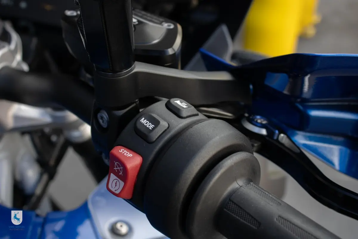 HP / Akrapovic / Super nette machine