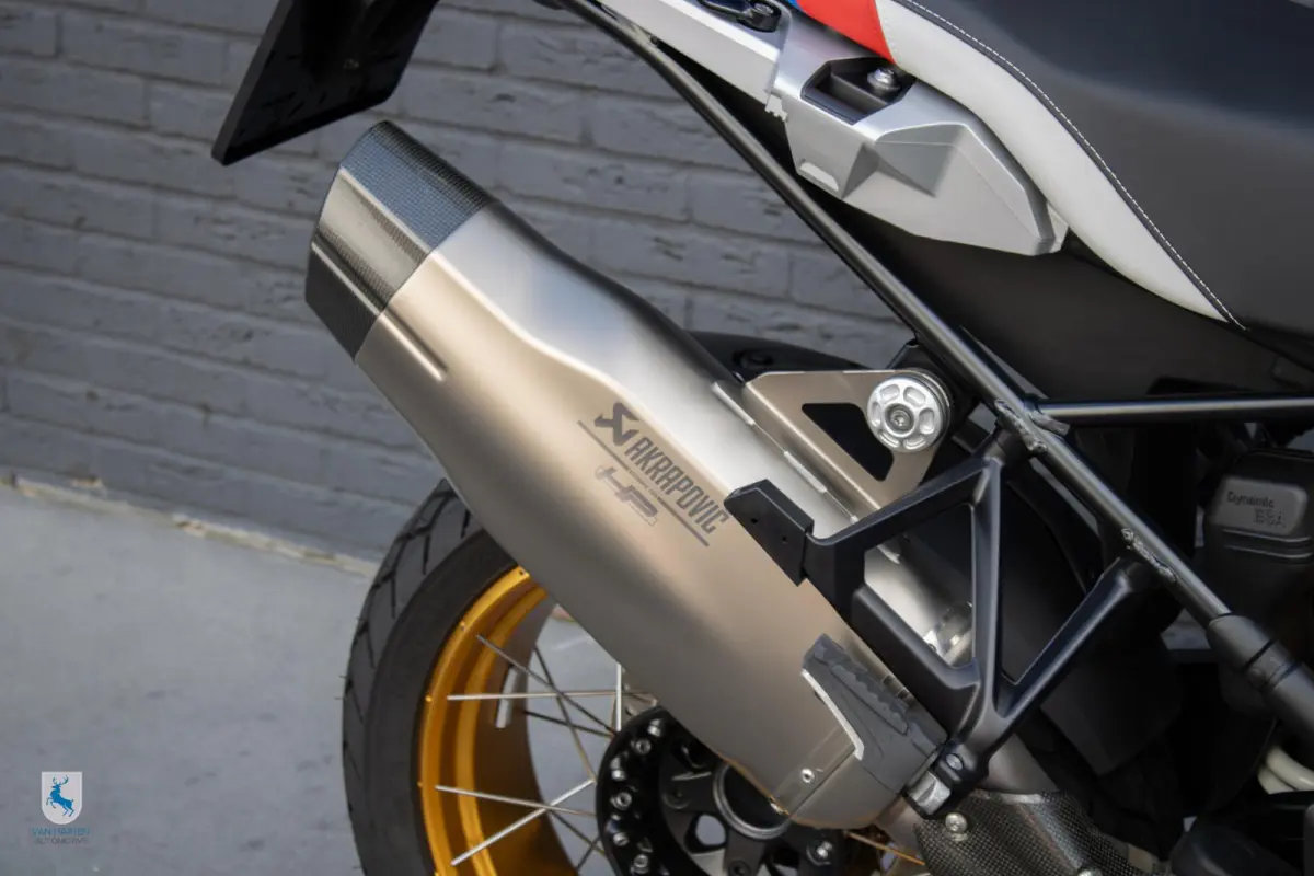 HP / Akrapovic / Super nette machine