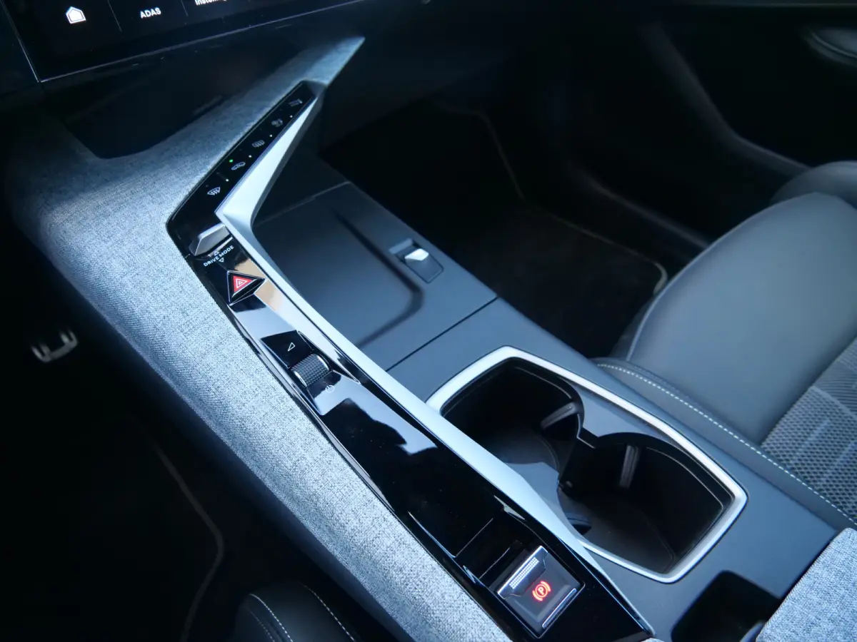 GT 73 kWh 210pk Automaat Keyless / Stoel-/Stuurverwarming / Adaptive Cruise / SOH 96,4%