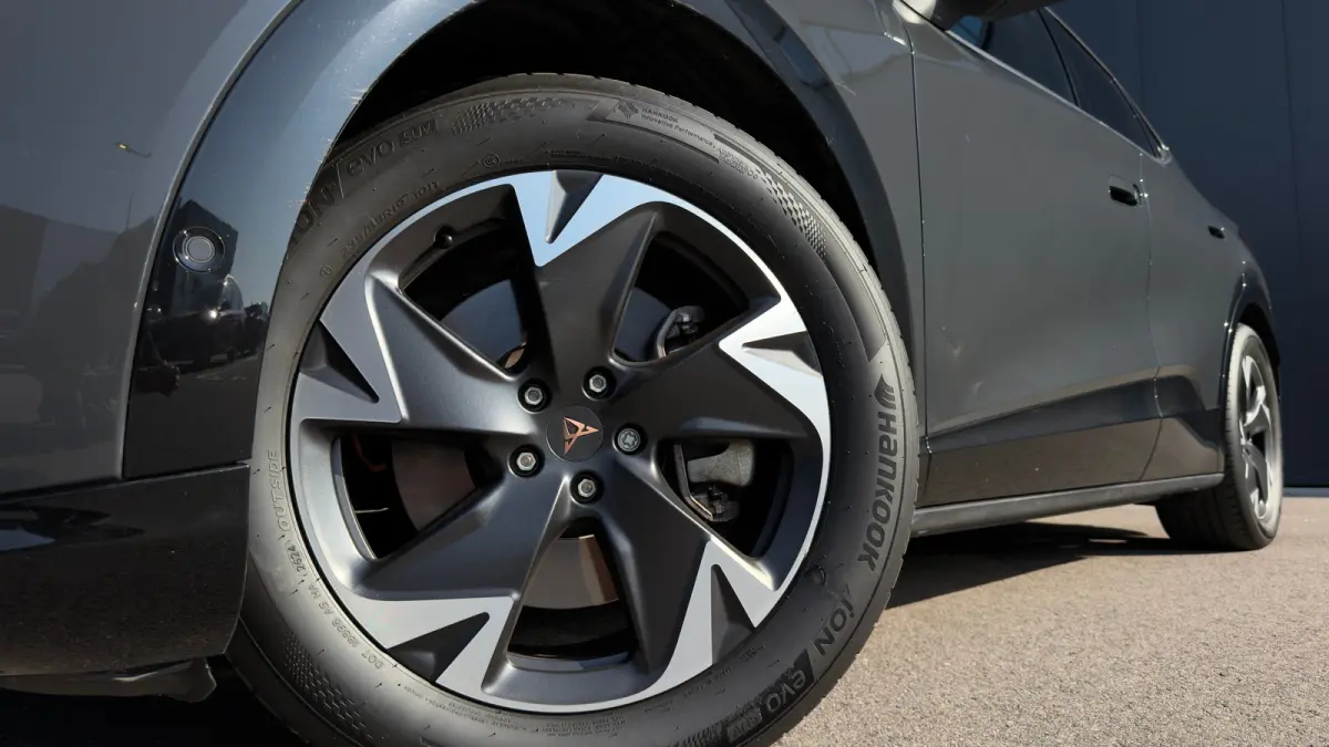 82 kWh 286pk Business | SOH 100% | Camera | Adaptive Cruise Control | Dodehoeksensor | Keyless | Elektrische Achterklep