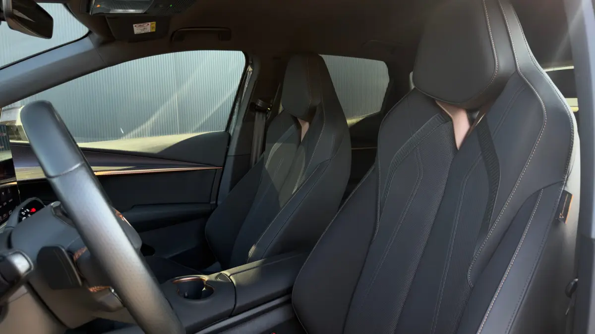 82 kWh 286pk Business | SOH 100% | Camera | Adaptive Cruise Control | Dodehoeksensor | Keyless | Elektrische Achterklep