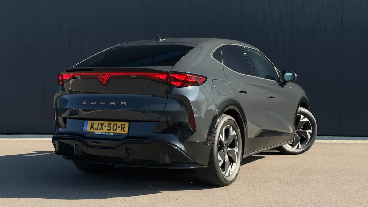 82 kWh 286pk Business | SOH 100% | Camera | Adaptive Cruise Control | Dodehoeksensor | Keyless | Elektrische Achterklep