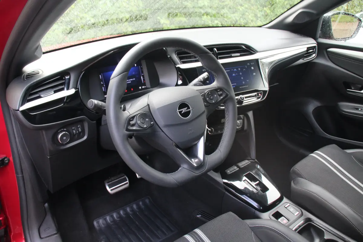 1.2 Turbo Hybrid GS | DODE HOEK | CAMERA | PARK SENS V+A | LED | CRUISE | LANE ASSIST | APPLE CARPLAY/ANDROID AUTO | CLIMA