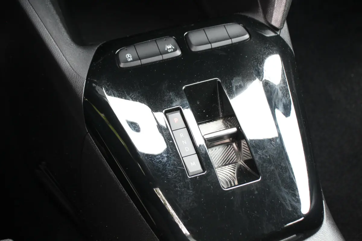 1.2 Turbo Hybrid GS | DODE HOEK | CAMERA | PARK SENS V+A | LED | CRUISE | LANE ASSIST | APPLE CARPLAY/ANDROID AUTO | CLIMA