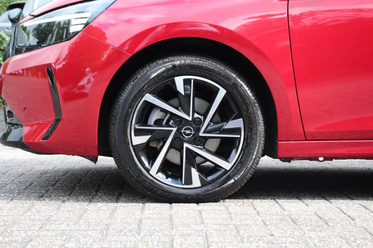 1.2 Turbo Hybrid GS | DODE HOEK | CAMERA | PARK SENS V+A | LED | CRUISE | LANE ASSIST | APPLE CARPLAY/ANDROID AUTO | CLIMA