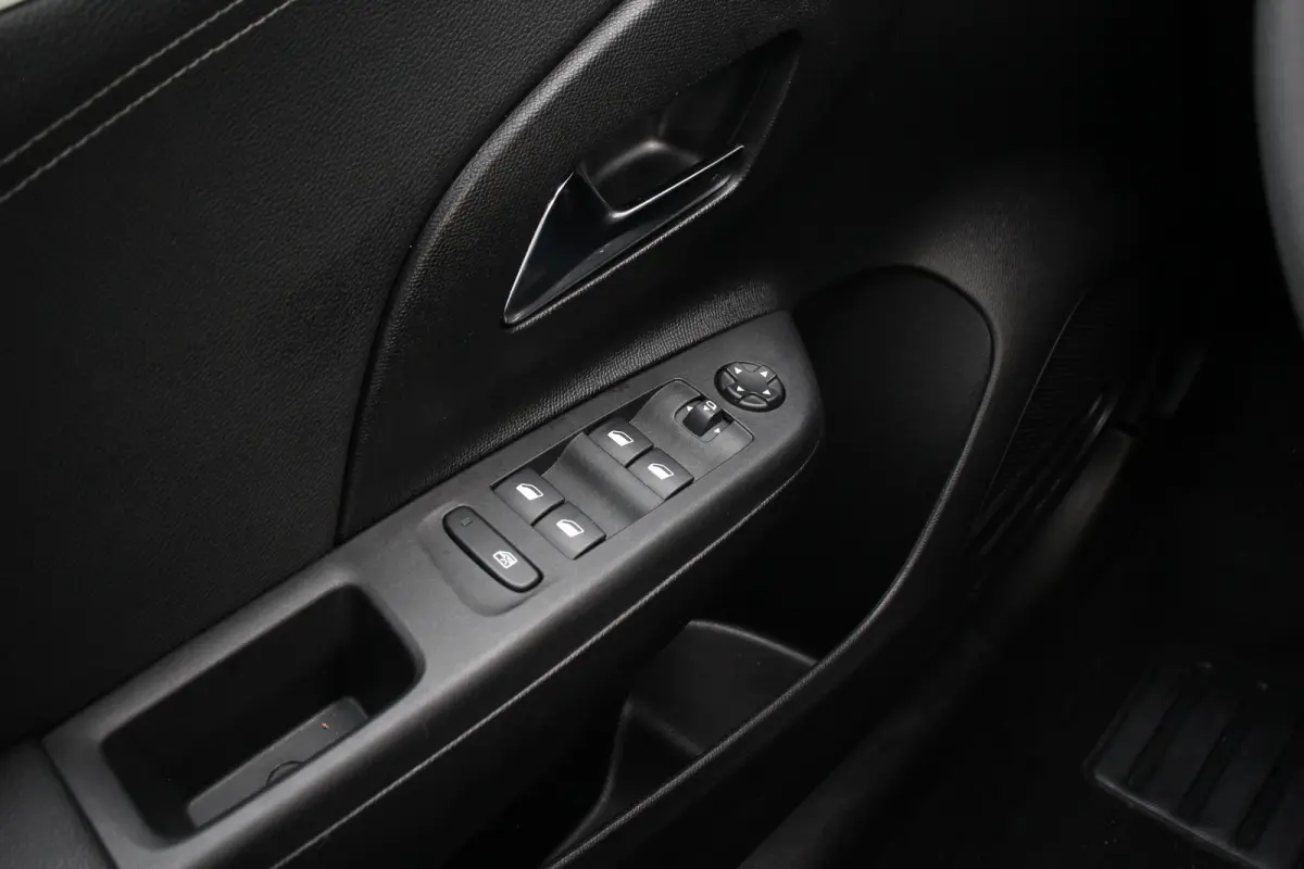 1.2 Turbo Hybrid GS | DODE HOEK | CAMERA | PARK SENS V+A | LED | CRUISE | LANE ASSIST | APPLE CARPLAY/ANDROID AUTO | CLIMA