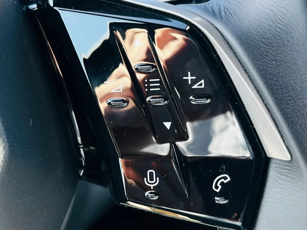 1.6 plug-in Hybrid 195 Allure 360 Camera | Afneembare trekhaak | Adeptieve cruise control | Keyless | Apple carplay & Android auto