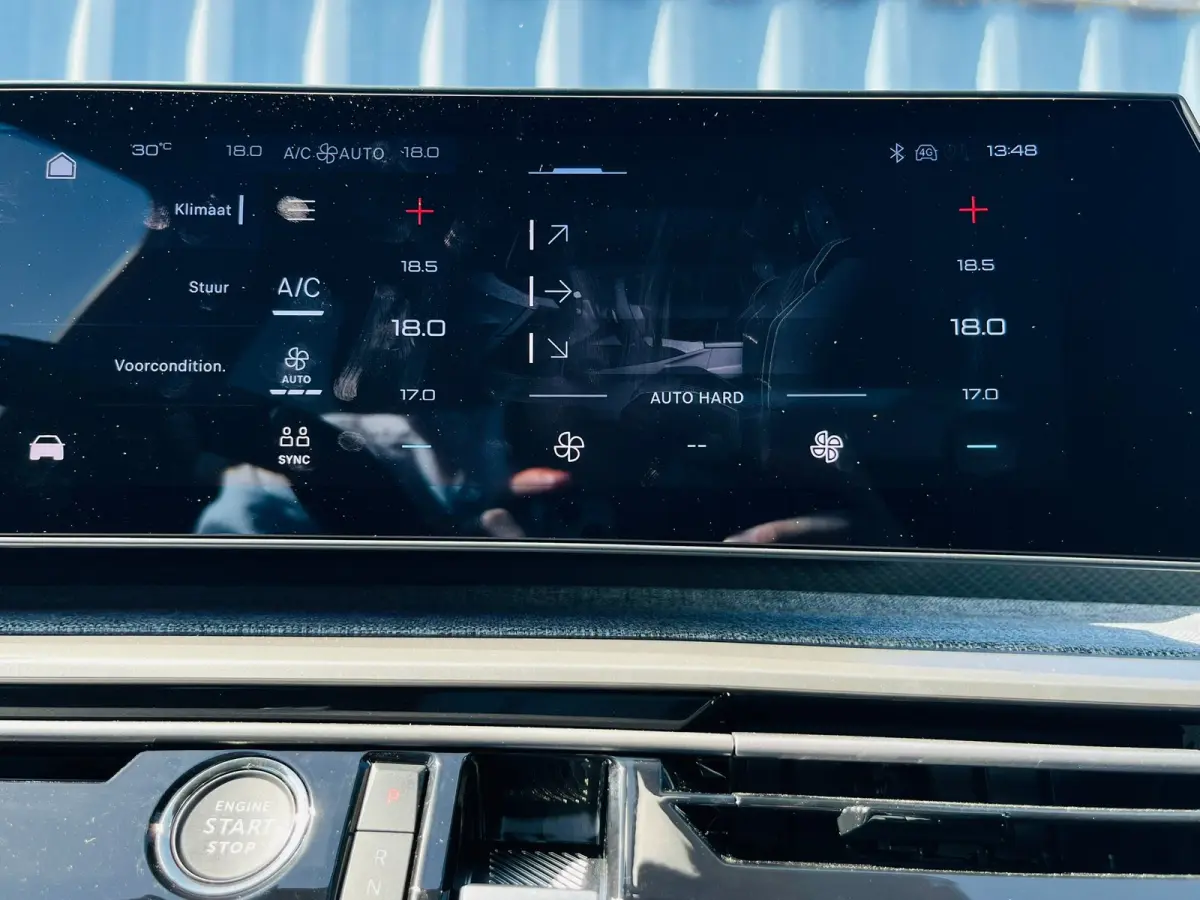 1.6 plug-in Hybrid 195 Allure 360 Camera | Afneembare trekhaak | Adeptieve cruise control | Keyless | Apple carplay & Android auto