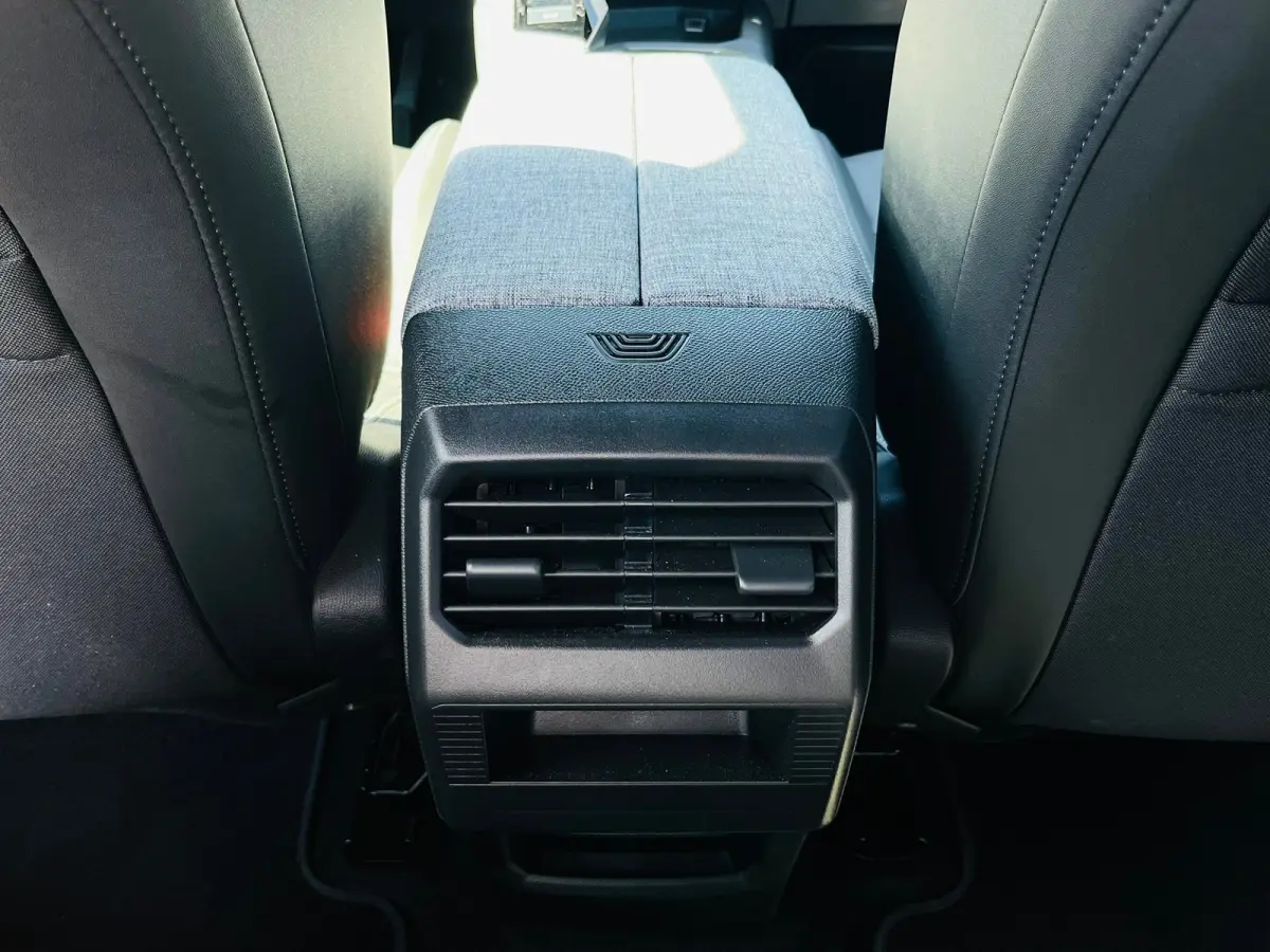 1.6 plug-in Hybrid 195 Allure 360 Camera | Afneembare trekhaak | Adeptieve cruise control | Keyless | Apple carplay & Android auto