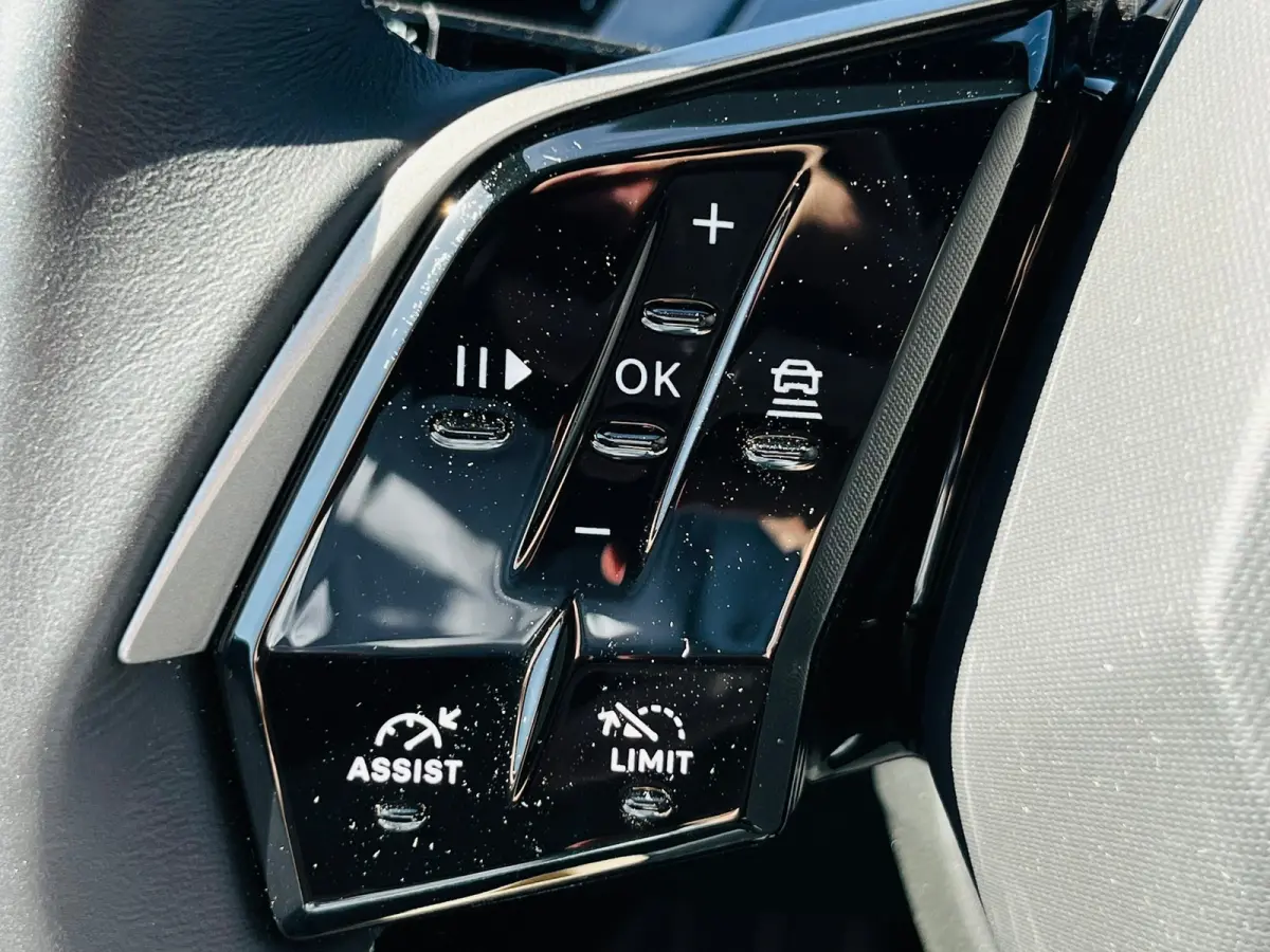 1.6 plug-in Hybrid 195 Allure 360 Camera | Afneembare trekhaak | Adeptieve cruise control | Keyless | Apple carplay & Android auto