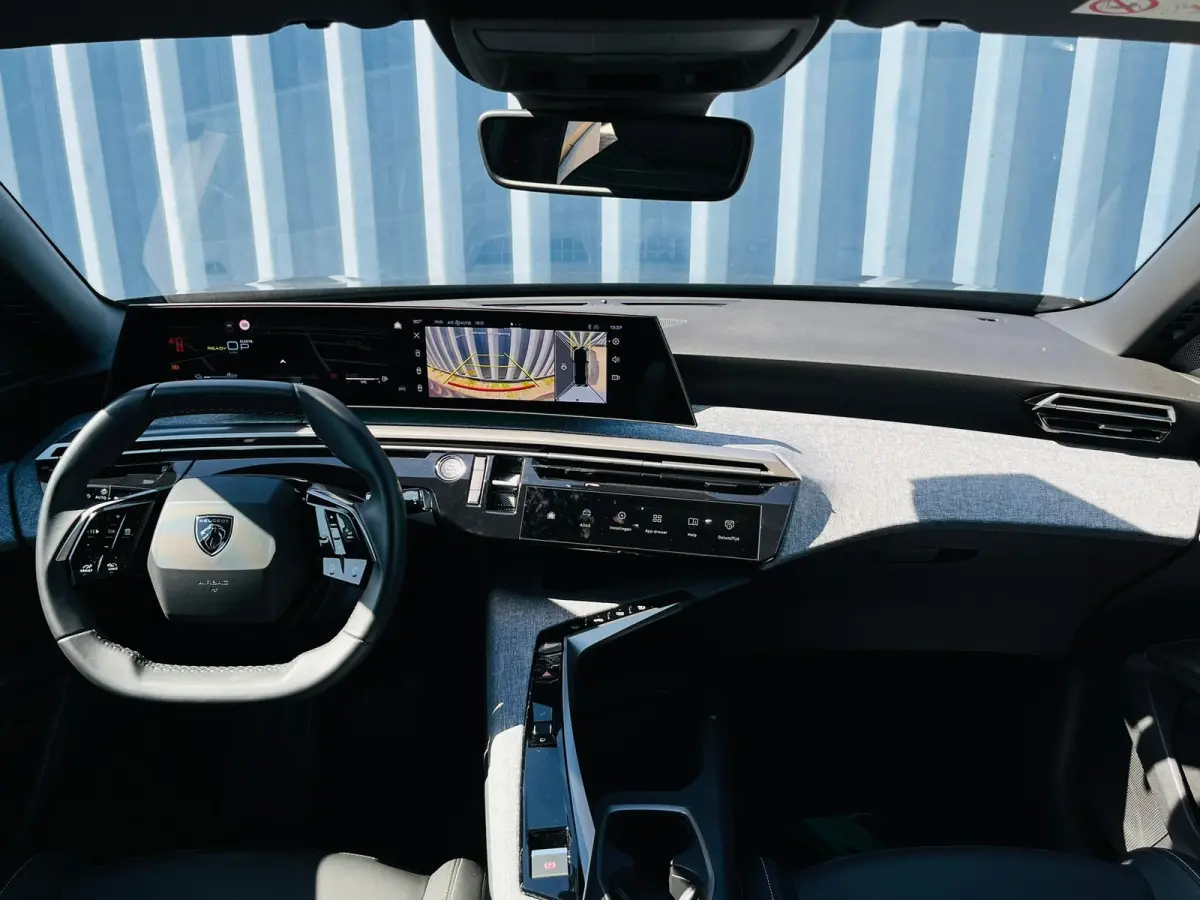 1.6 plug-in Hybrid 195 Allure 360 Camera | Afneembare trekhaak | Adeptieve cruise control | Keyless | Apple carplay & Android auto